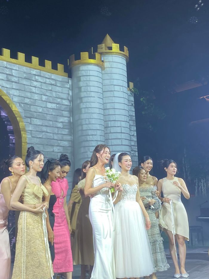 Lương Thùy Linh bắt được hoa cưới của Đỗ Mỹ Linh: Xin vía thành công