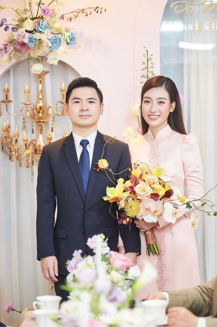Lương Thùy Linh bắt được hoa cưới của Đỗ Mỹ Linh: Xin vía thành công