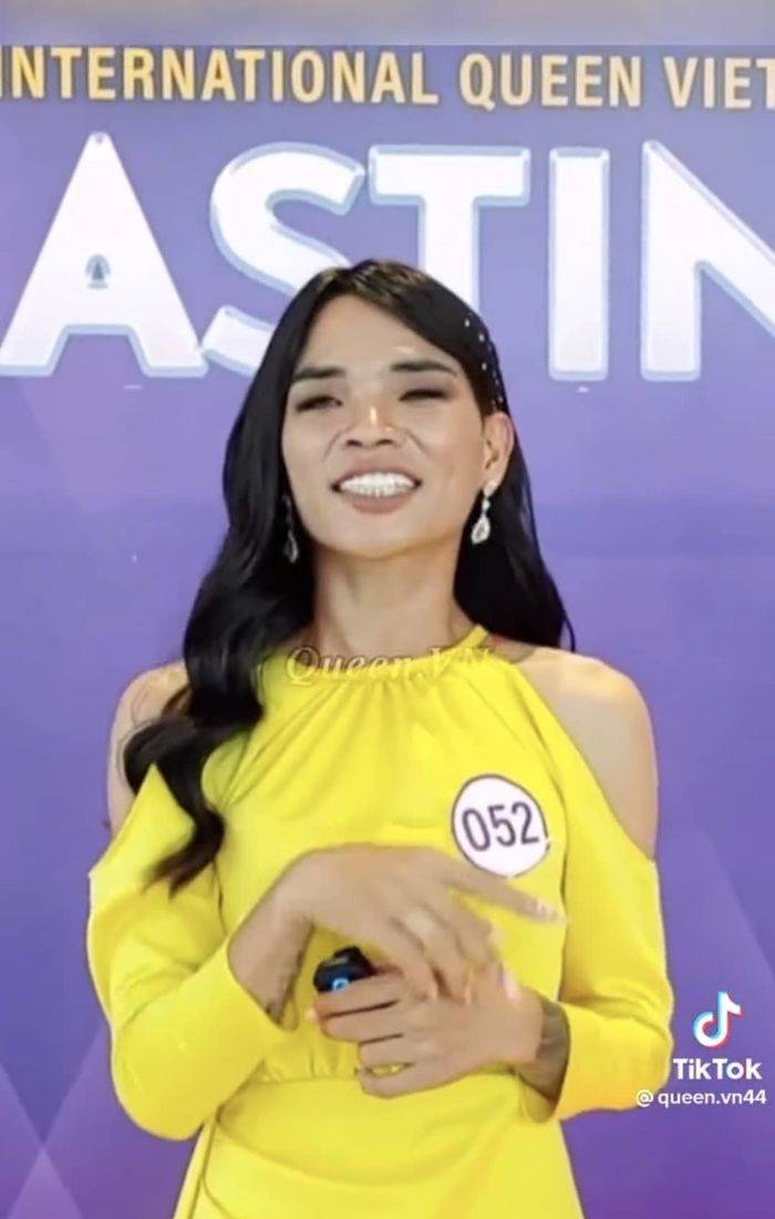 Màn hô tên đậm chất Miss Grand của Tủn Cùi Bắp tại Hoa hậu Chuyển giới