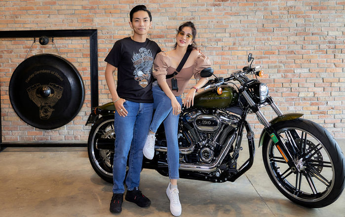 Mỹ nhân Việt chơi lớn tặng mô tô cho chồng: Thu Thủy chi gần 1 tỉ