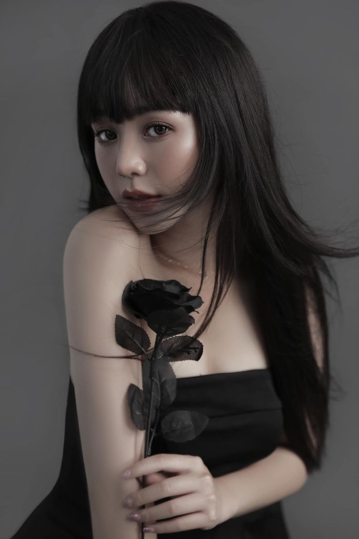 Mỹ nhân Việt để mái bằng: Hương Giang xinh như idol Kpop