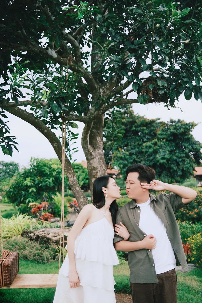 Mỹ nhân Việt lấy chồng là không thèm lớn: Ngô Thanh Vân ăn vạ