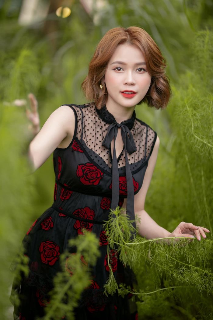 Mỹ nhân Việt phản ứng đáo để khi bị giục lấy chồng: Minh Tú lừa fan