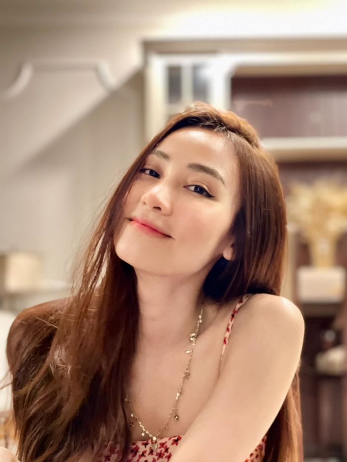 Ngân Khánh đón tuổi mới: U40 nhan sắc vẫn như đôi mươi