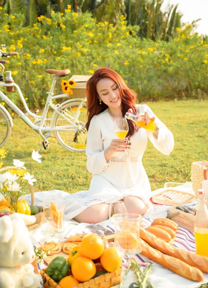 Ngân Khánh đón tuổi mới: U40 nhan sắc vẫn như đôi mươi