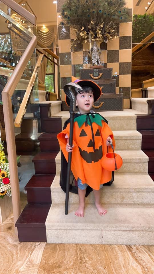 Nhóc tì Vbiz háo hức đón Halloween sớm: Polo Huỳnh cosplay cưng xỉu