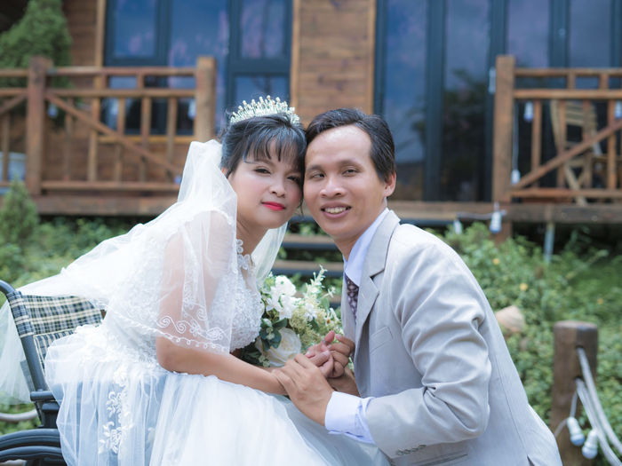Nhóm nhiếp ảnh gia chụp ảnh cưới miễn phí cho các cặp đôi khiếm khuyết