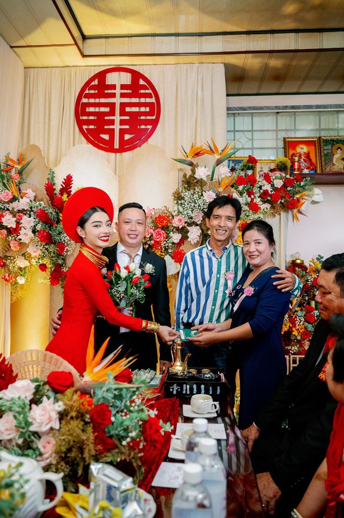 Những đám cưới sặc mùi vàng xứ Tây Đô: Cô dâu được tặng 300 cây vàng