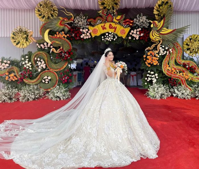 Những đám cưới sặc mùi vàng xứ Tây Đô: Cô dâu được tặng 300 cây vàng