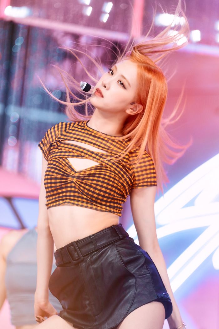 Những mái tóc nhảy múa trên Inkigayo: Rosé là con của thần gió