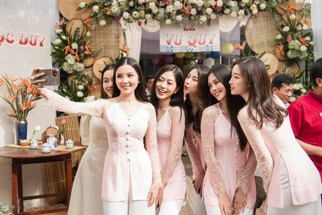 Mỹ nhân Việt đắt show làm phù dâu nhất: Đỗ Hà hôn lễ nào cũng có mặt
