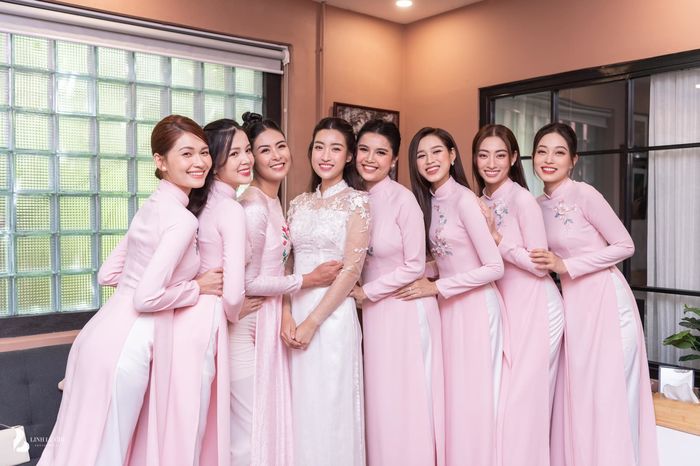 Mỹ nhân Việt đắt show làm phù dâu nhất: Đỗ Hà hôn lễ nào cũng có mặt