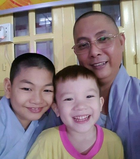 Những người cha “không máu mủ”: Cha già 70 tuổi nuôi gần 300 đứa trẻ