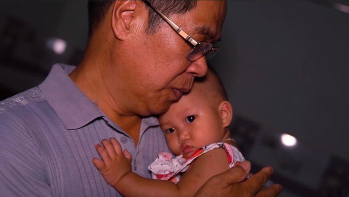 Những người cha “không máu mủ”: Cha già 70 tuổi nuôi gần 300 đứa trẻ