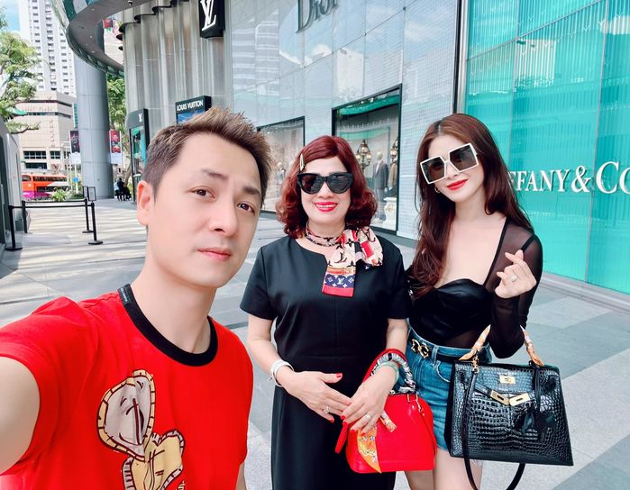 Những ông chồng cưng vợ nhất Vbiz: Đăng Khôi toàn mua quà khủng