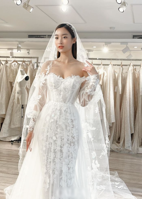 Những yêu cầu bắt buộc trong hôn lễ Đỗ Mỹ Linh và con trai bầu Hiển