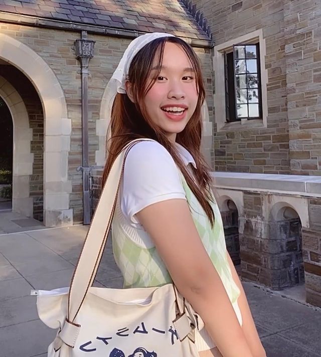 Nữ sinh 2k2 săn được 30 tỷ đồng học bổng, ôn IELTS 2 ngày đạt 8.5