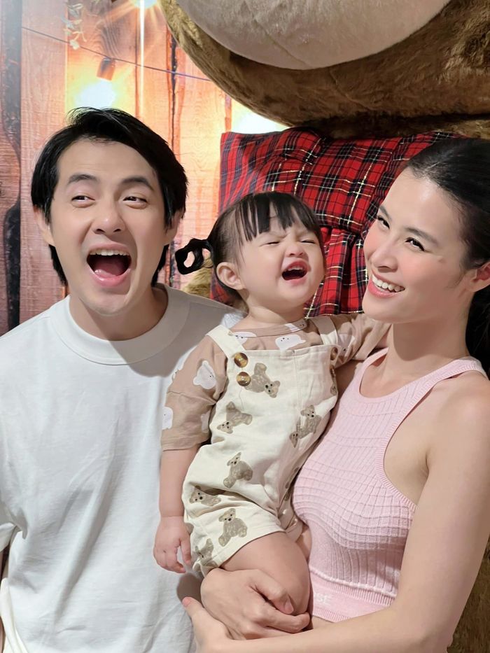 Ông Cao Thắng được nhờ con gái: Bé Winnie làm chuyên viên trang điểm