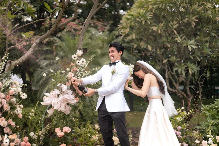 Phương Nga ra mà xem! Bình An bóc phong bì cưới quá tay xé cả tiền đô