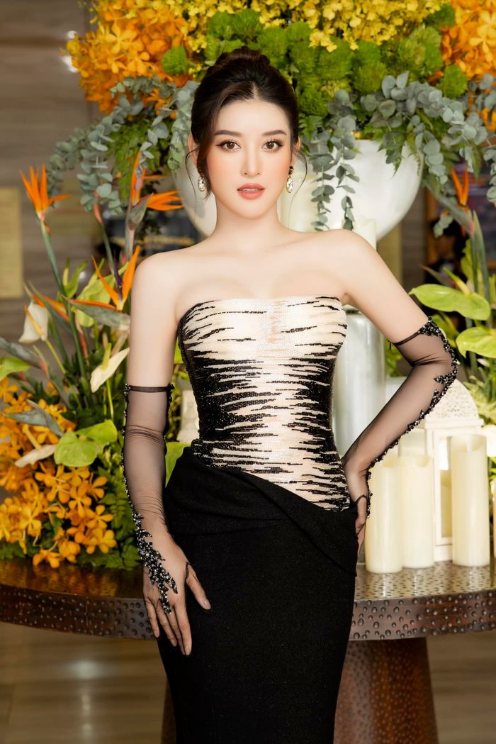 Quốc bảo nhan sắc VTV: đeo đồng hồ 3 tỷ đồng, xách túi 500 triệu