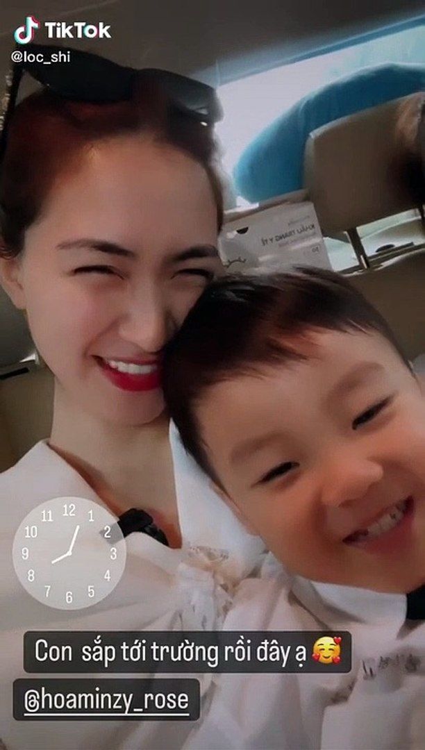 Quý tử nhà Hòa Minzy lên 3: Bảnh bao như soái ca, là chỗ dựa của mẹ