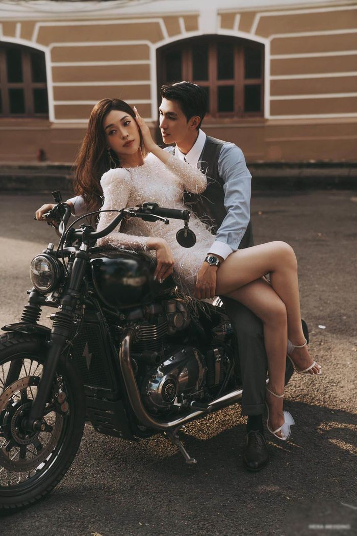 Sao nam Vbiz mê xe phân khối lớn: Bình An cưỡi hẳn lên sân khấu hỏi vợ