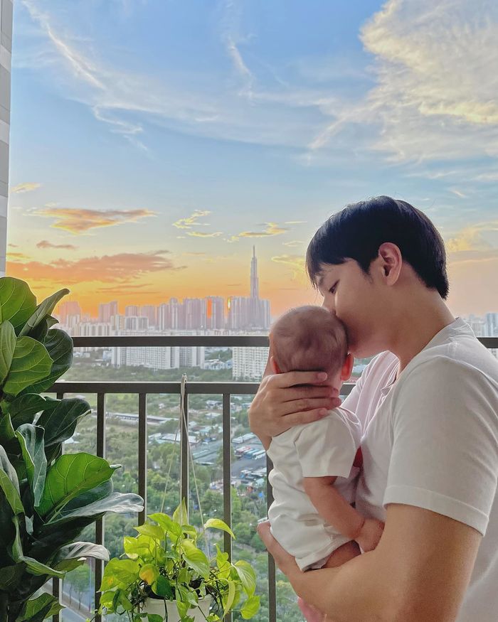 Sao nam Việt chăm con mọn: Đàm Vĩnh Hưng vừa làm bố vừa làm mẹ
