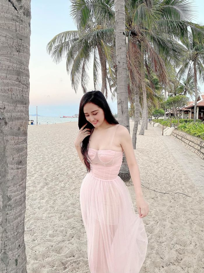 Sao Vbiz đầu tư kinh doanh: Lan Ngọc nhập hội bà hoàng chứng khoán