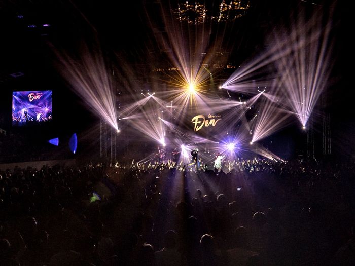 Sao Việt có khả năng sold out: Mỹ Tâm bán 10.000 vé trong 10 phút