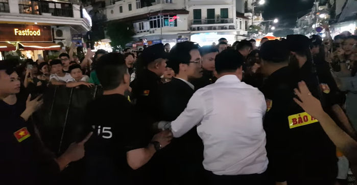 Sao Việt cưng fan hết mực: Bảo Thy tặng cả móng giả khi fan xin