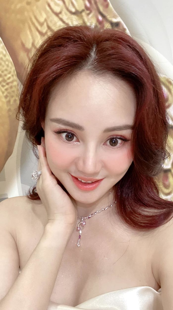 Sao Việt là tín đồ trang sức kim cương: Phạm Hương khiến fan ao ước