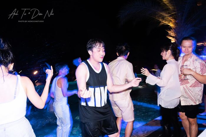 Sao Việt tắm nước hồ bơi khi đi ăn cưới: Khả Ngân đâu kém Diệu Nhi