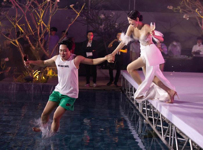 Sao Việt tắm nước hồ bơi khi đi ăn cưới: Khả Ngân đâu kém Diệu Nhi