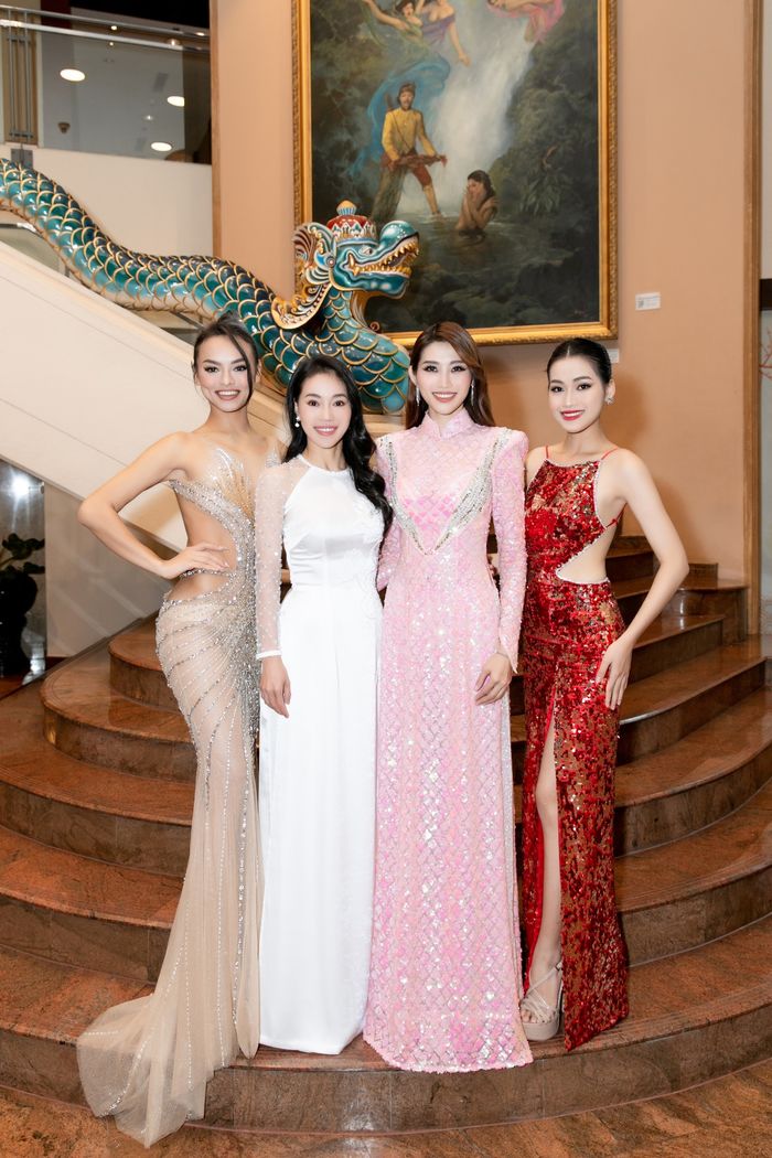 Sao Việt và quốc tế ở thảm đen chung kết Miss Grand International 2022