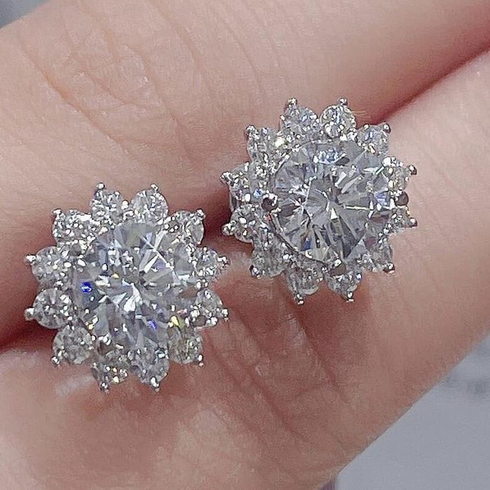Số hưởng như Vy Oanh: Hai con xếp hoa tặng, ông xã tặng kim cương