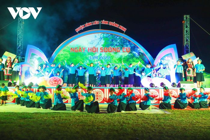 Sống lưng khủng long Bình Liêu vào mùa cỏ lau: Đẹp như phim điện ảnh