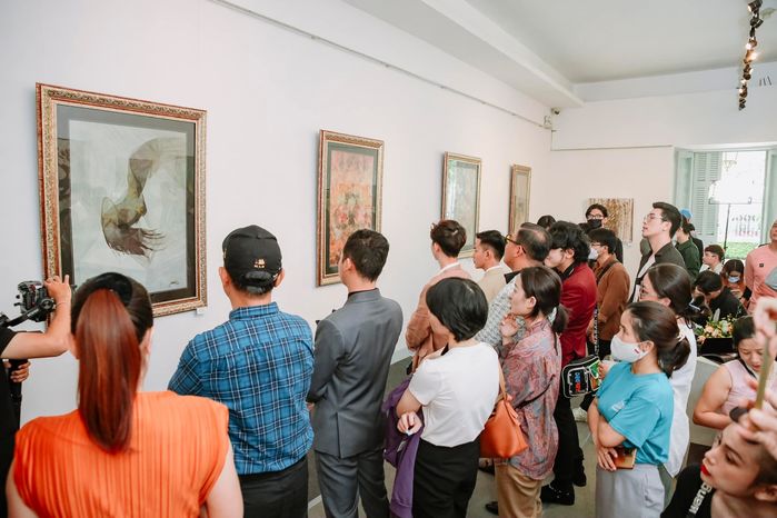 Thành Lộc cùng Cát Tường đến ủng hộ triển lãm tranh với chủ đề Sống