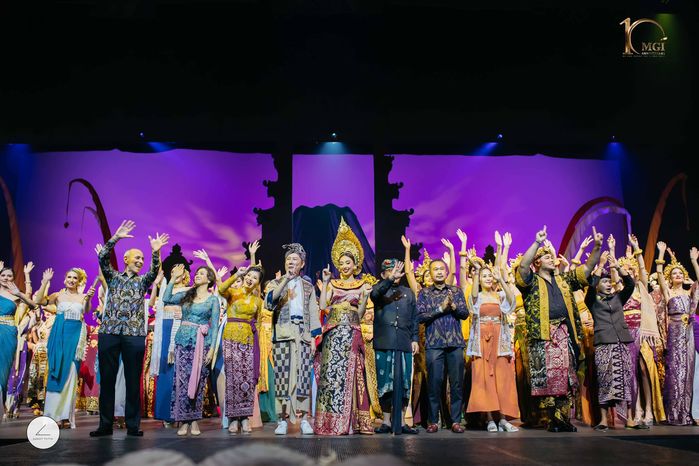 Đại diện Việt Nam diện trang phục truyền thống Bali: Thùy Tiên quá đẹp