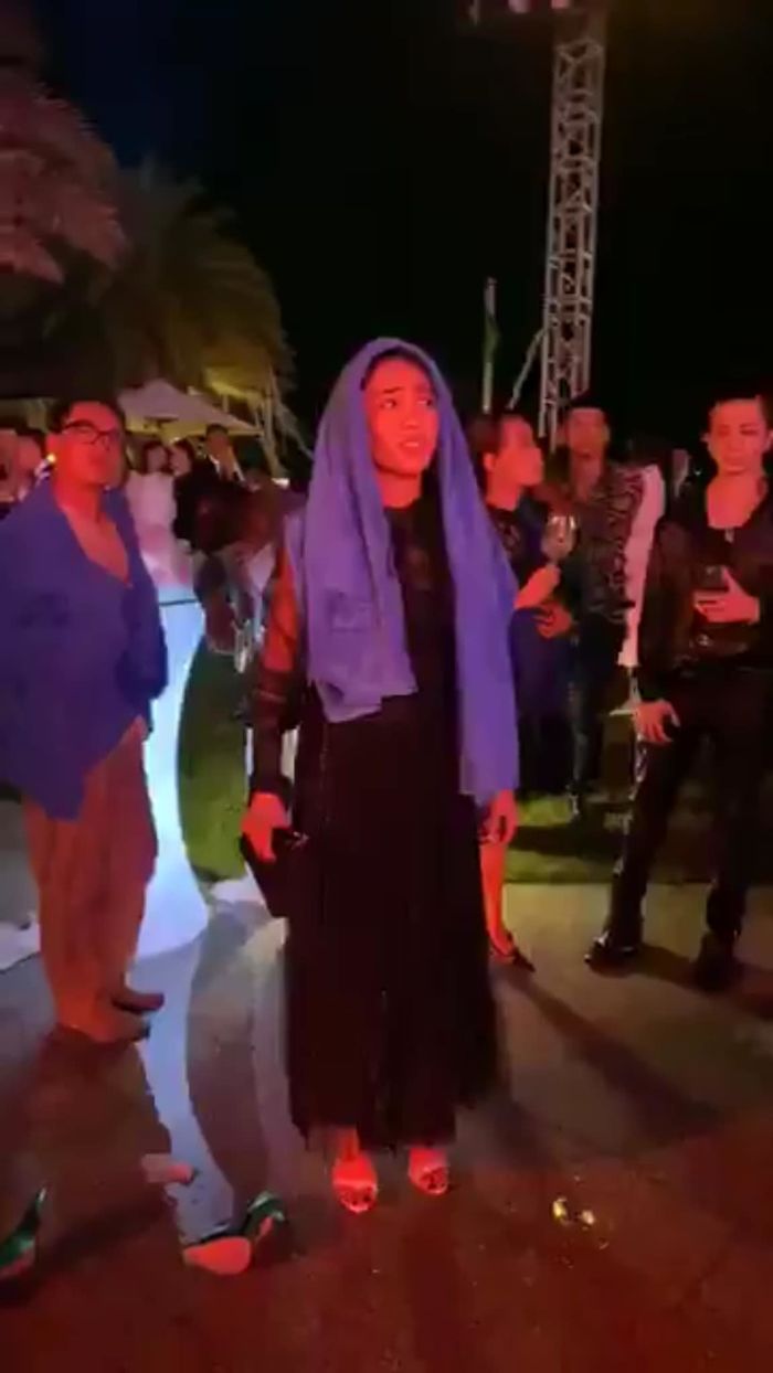 Tiệc bể bơi trong đám cưới sao Việt: Diệu Nhi thu phí thủ phạm 500k