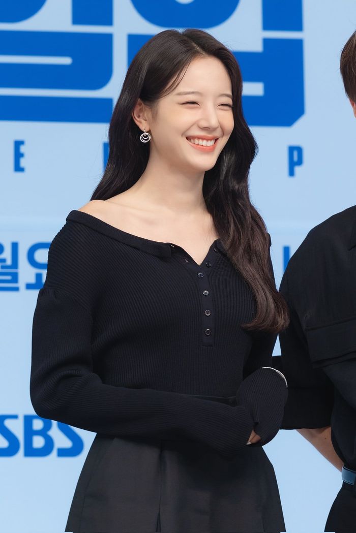 Tiền bối cá tính của Cheer Up: Nữ idol xinh đẹp, là học bá ngoài đời