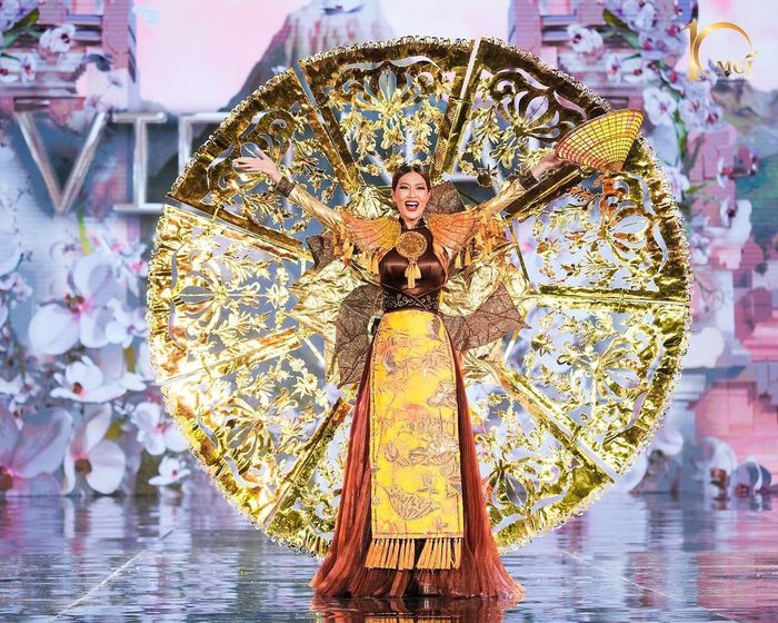 Top 71 Miss Grand International 2022 diễn váy dạ hội: Thiên Ân khoe eo