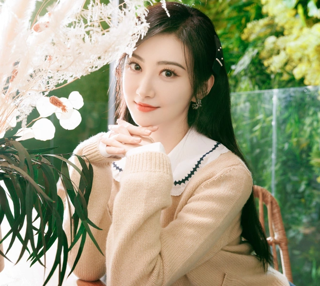 Trương Bá Chi và Cảnh Điềm đọ sắc: Hơn kém nhau 8 tuổi mà như chị em