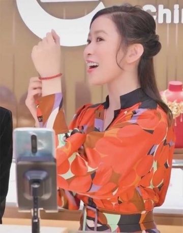 Sao Cbiz là thánh livestream: Xa Thi Mạn thu 30 tỷ, Phạm Gia ăn đậm