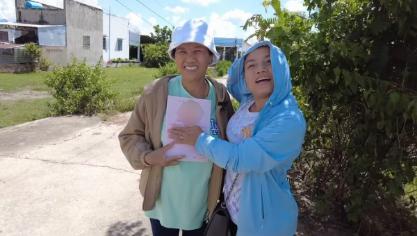 Quỳnh Trần JP mang toàn quà ngon từ Nhật về tặng mẹ: có mẹ là nhất