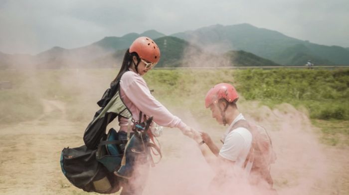 Cặp đôi người Việt leo lên đỉnh Everest trong 2 tuần để cầu hôn