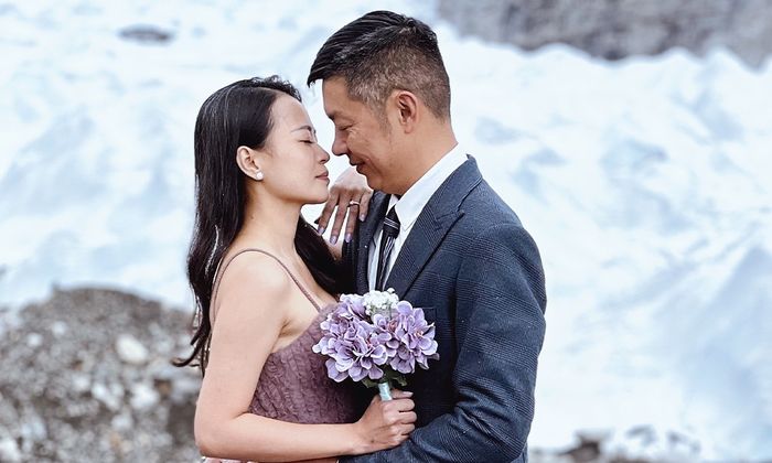 Cặp đôi người Việt leo lên đỉnh Everest trong 2 tuần để cầu hôn