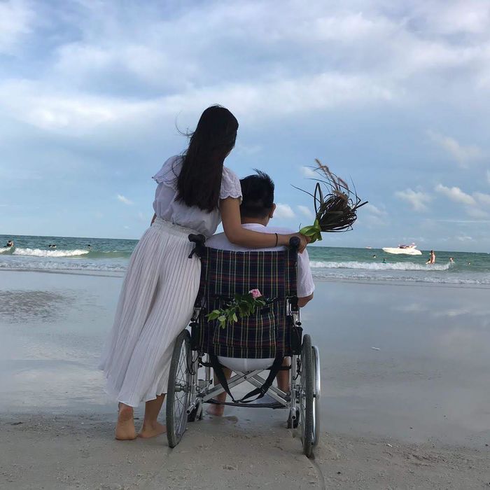 Cô nàng Long An vượt Nam ra Bắc vì tình yêu với chàng trai khuyết tật