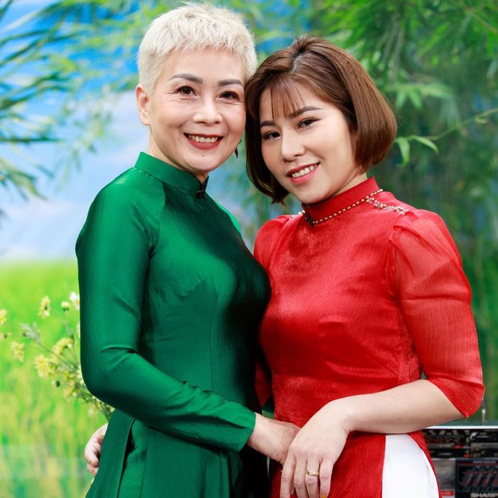 Mẹ chồng quốc dân khoe vòng eo thon gọn tuổi U60, đu trend tóp tóp