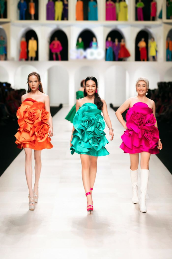 Show diễn của NTK Đỗ Mạnh Cường: tôn vinh người mẫu ngoại cỡ, có tuổi