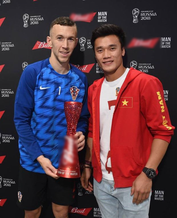 Hoàng Đức được mời hẳn sang Qatar dự World Cup, còn đại diện trao giải